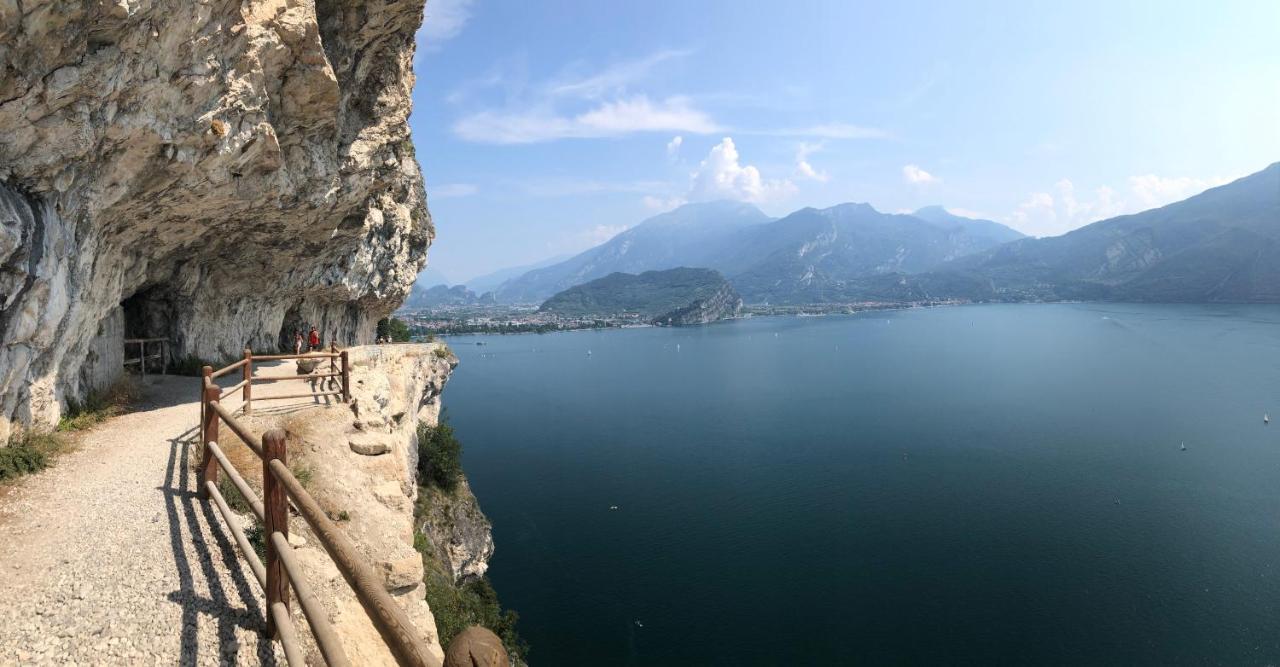 North Lake Riva Apartment, Steps From The Garda Lake Exteriér fotografie